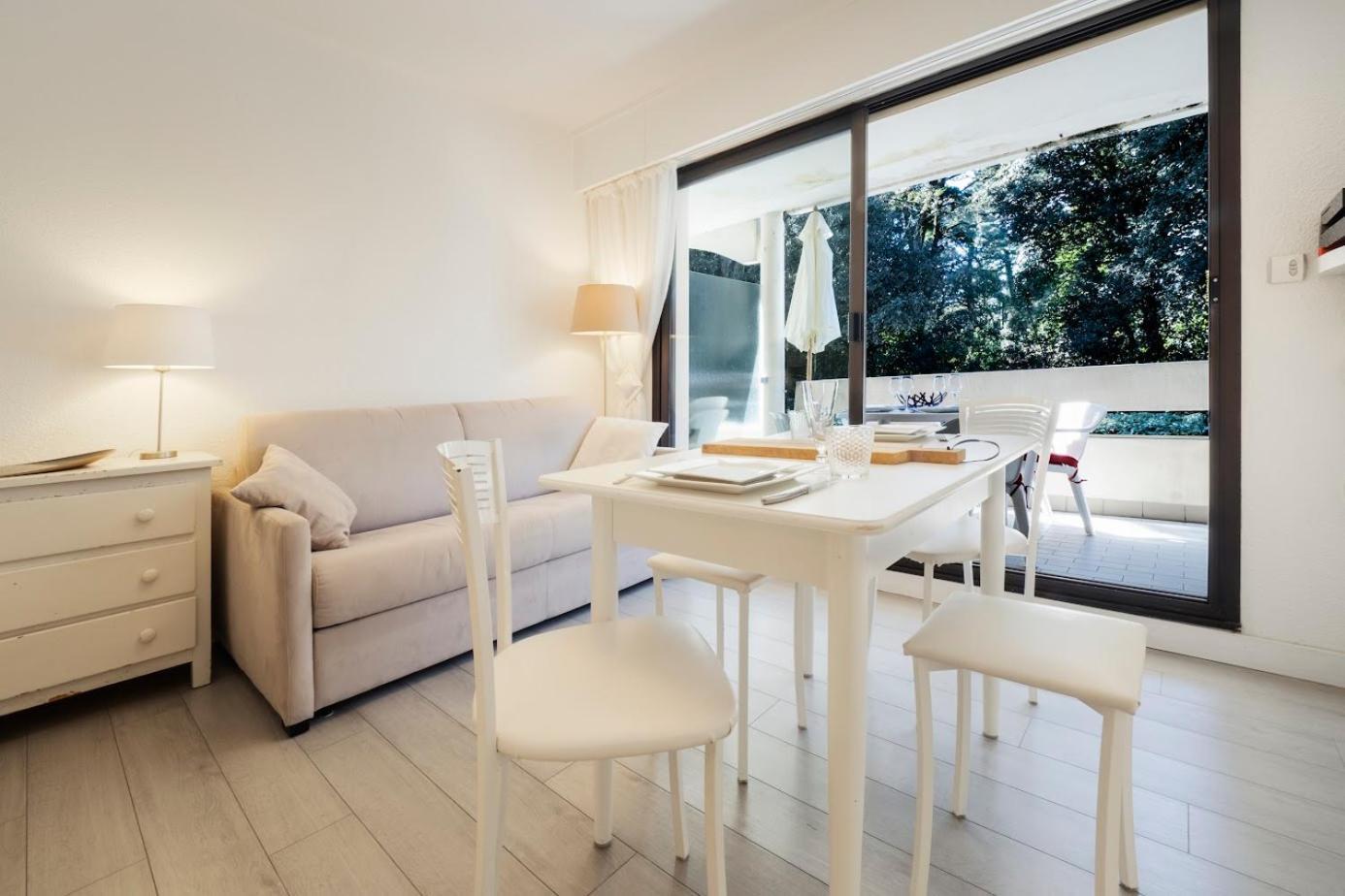 A Pied Les Pins 150m Appartement